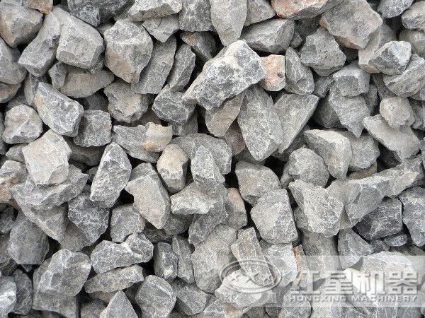 粉碎石灰石建议使用的大型矿石破碎机是鳄嘴式的，还是锤式的？