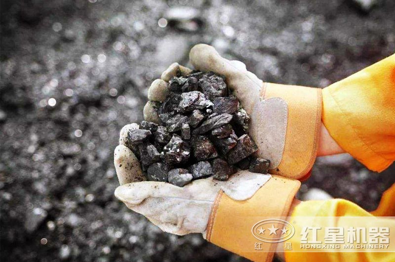 破碎铁矿石选用哪种破碎机好？（时产要求在100-300吨 ）